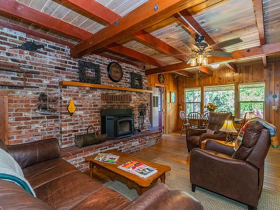 2nd image of 41660 Merriman Ln