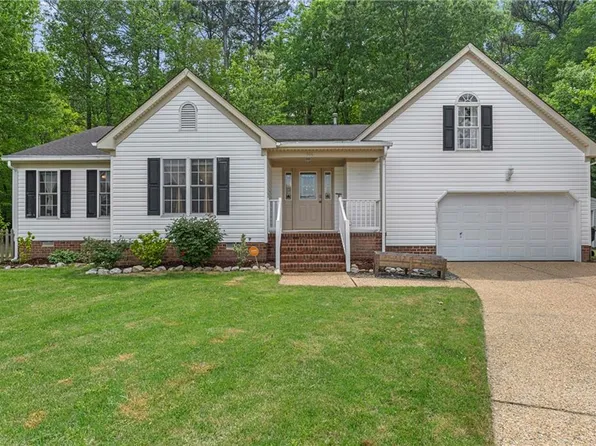 206 Zachary Pl, Yorktown, VA 23693
