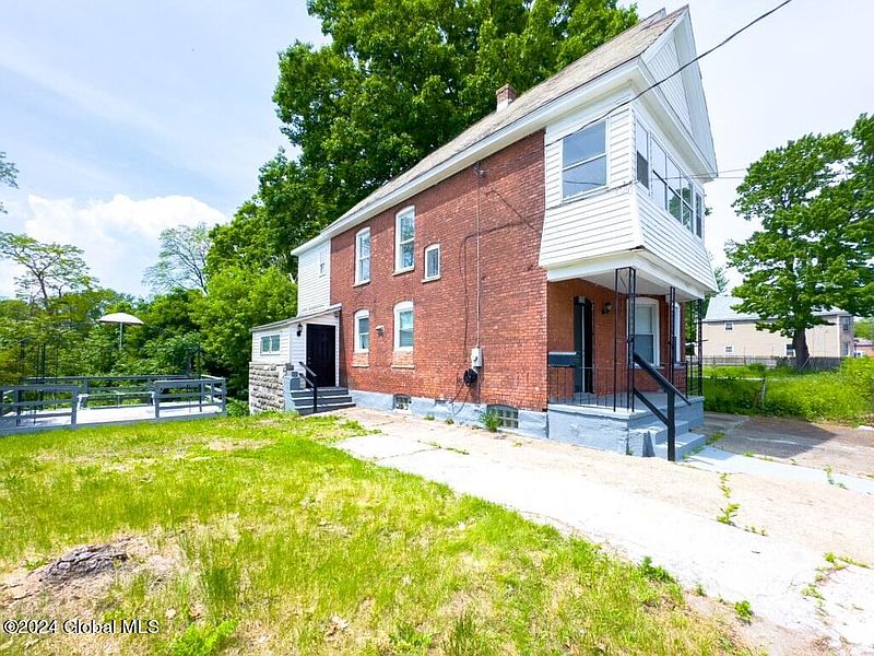 2nd image of 838 Strong Street