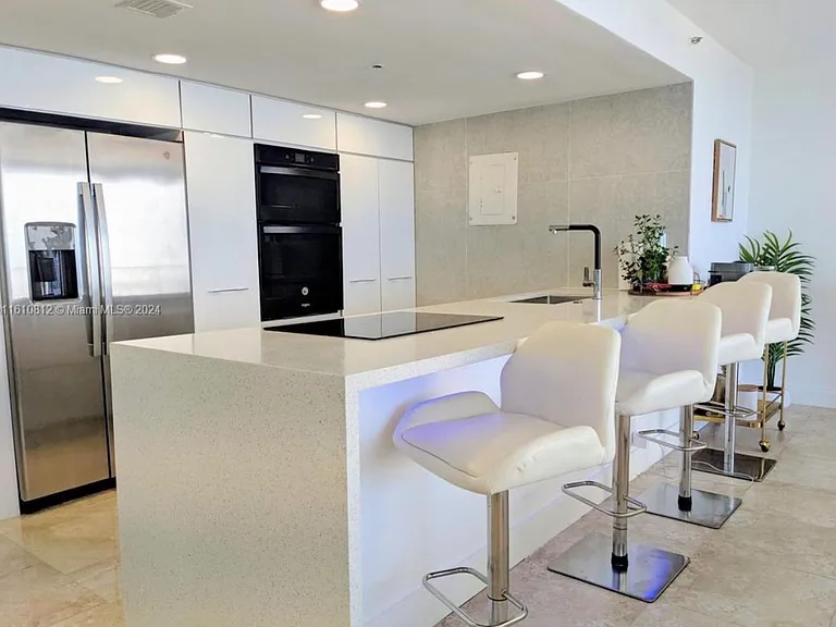 7601 E Treasure Dr #2121 — Photo 13