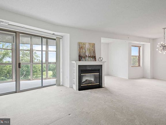 3rd image of 19360 Magnolia Grove Sq Unit 403