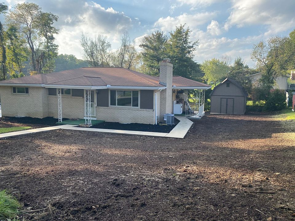 2nd image of 10689 Roseway Dr