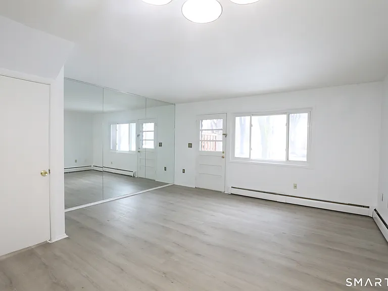 1 Camelot Dr #2 — Photo 9
