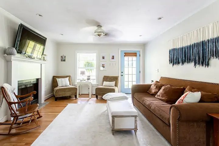 2 bed, 798 sqft, $2,700 — Photo 3