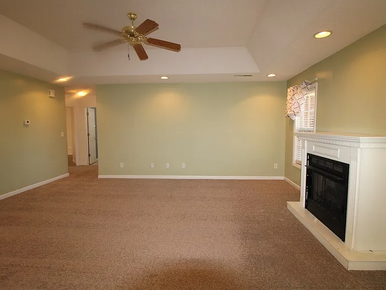 305 Trillium Ln — Photo 5