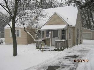 325 Grandview Dr, Round Lake Park, IL 60073