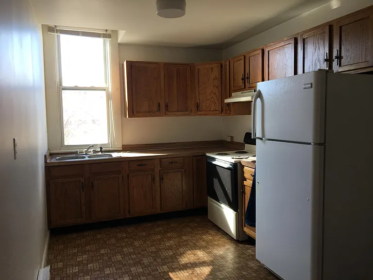 100 E Central Ave #4 — Photo 1