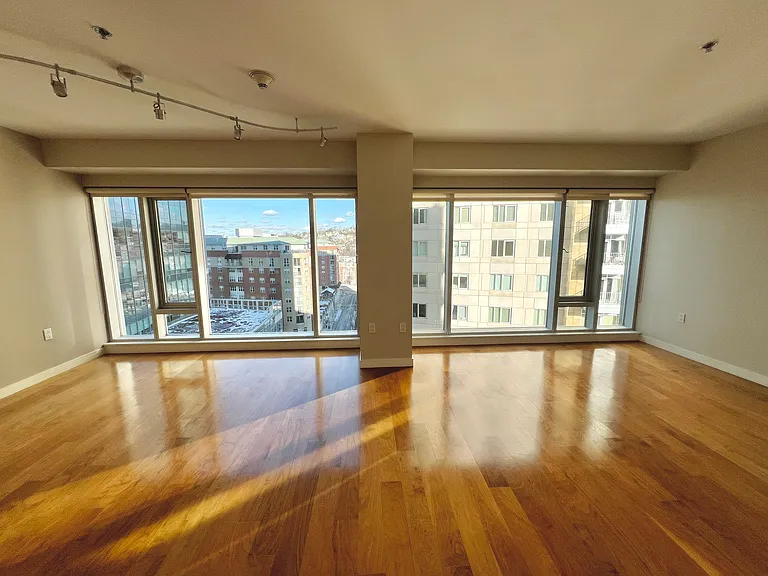 200 Exchange St — Photo 7