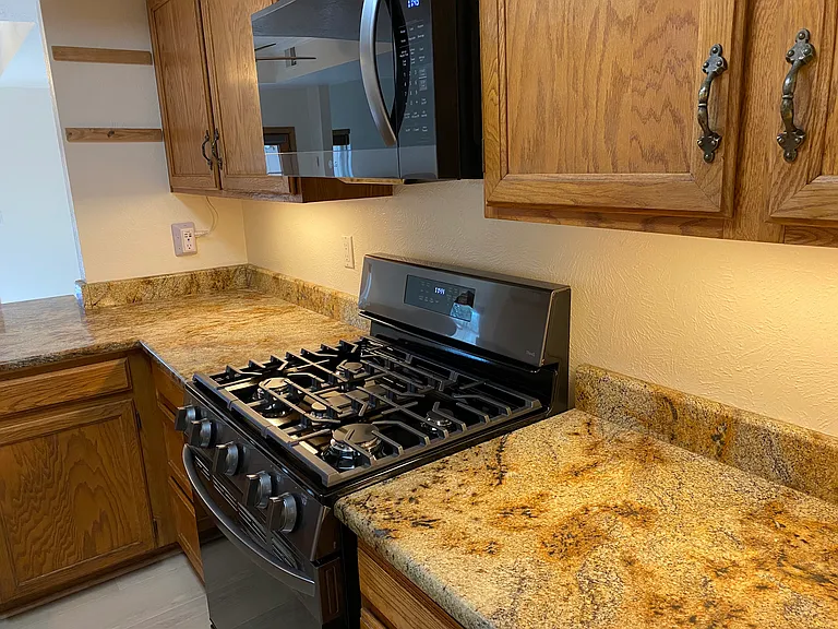 505 Oppenheimer Dr — Photo 12