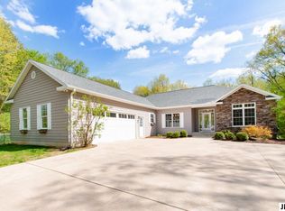 1077 Hinckley Blvd, Jackson, MI 49203