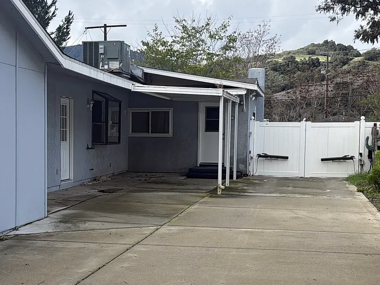 8882 N Ventura Ave — Photo 9