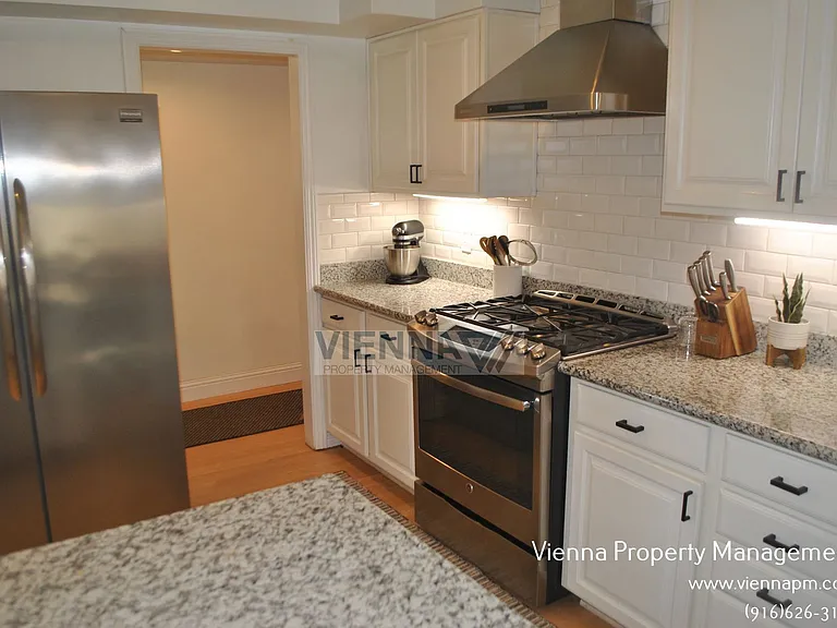 2913 Kerria Way — Photo 16