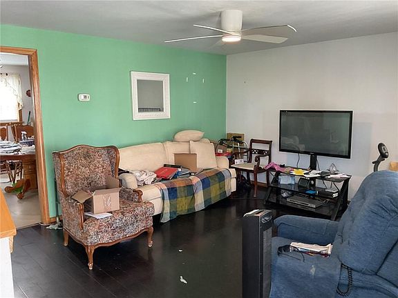 3rd image of 49 Portland St