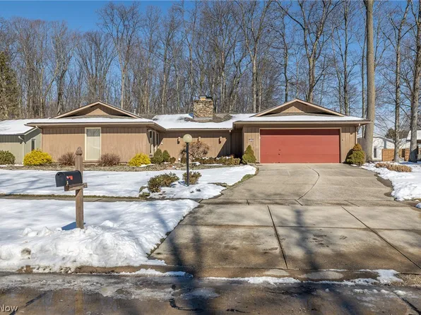 17338 Ridge Creek Rd, Strongsville, OH 44136