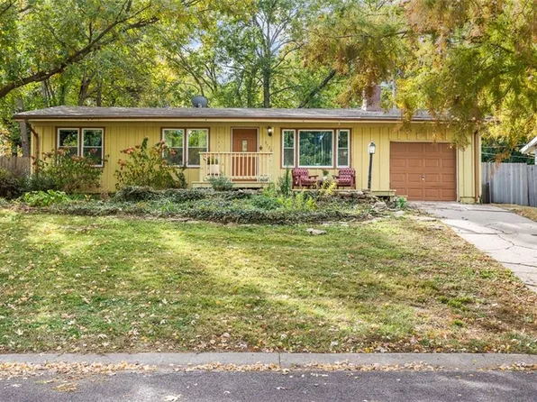 6720 Hadley Ln, Overland Park, KS 66204