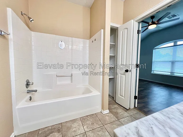 16405 Otter Dr — Photo 8