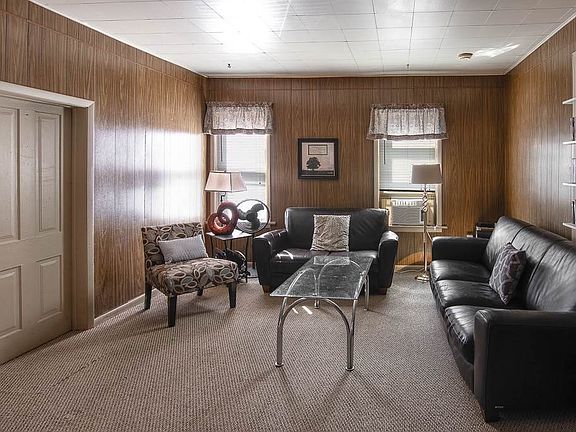 Unit 1 - Upper Living Rm