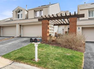 740 Ridgeview Circle Ln, Ballwin, MO 63021