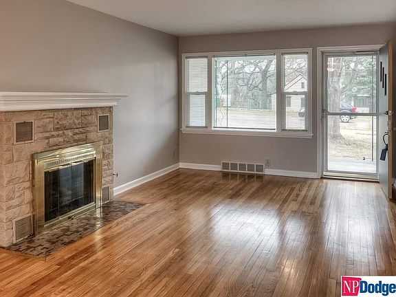 5th image of 324 Bellevue Blvd N