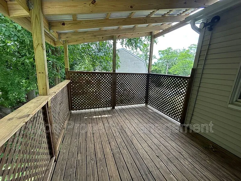 36 Boyle Ave — Photo 14
