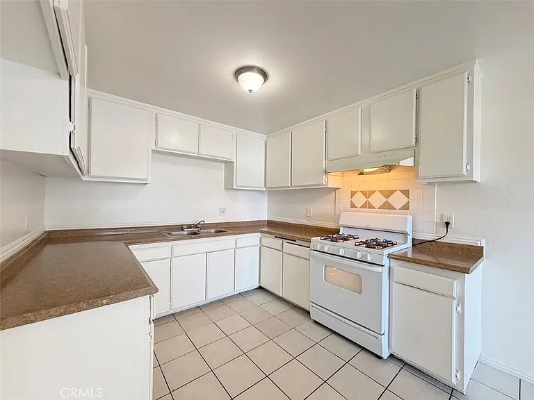 1056 E Phillips Blvd #A — Photo 2