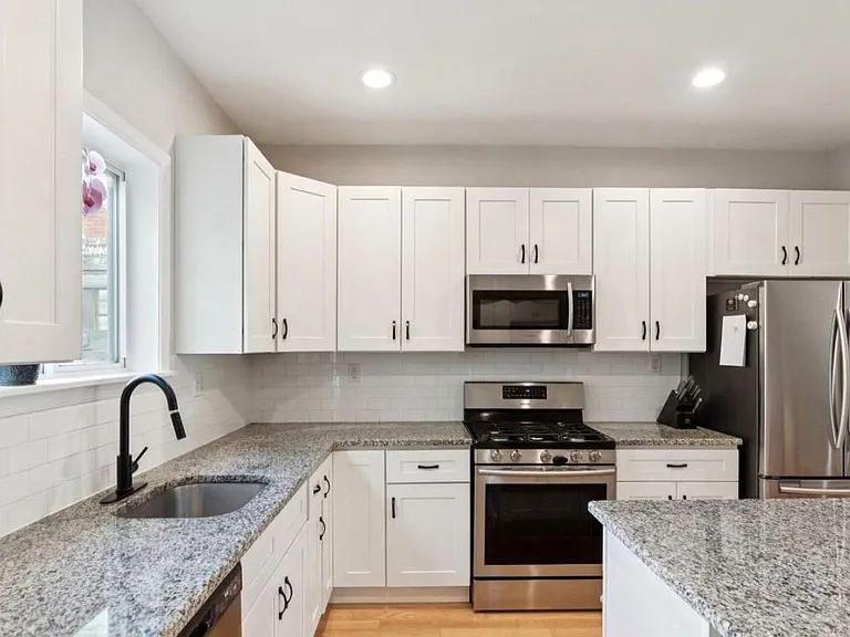 2211 Titan St — Photo 15