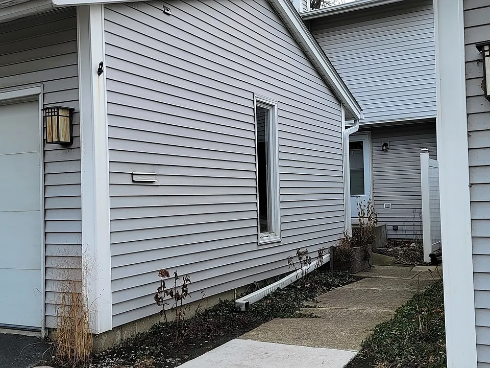 527 Winston Ln #527