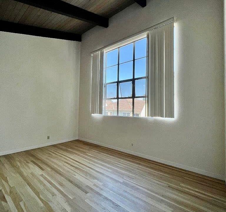 1st image of 2565 Le Conte Ave #2565