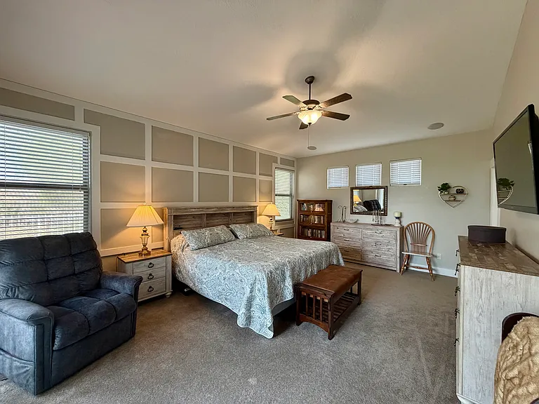 457 Highland View Ct — Photo 14