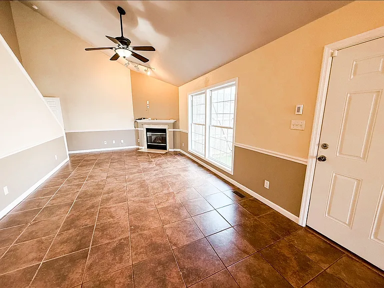 4007 Balmoral Dr — Photo 37