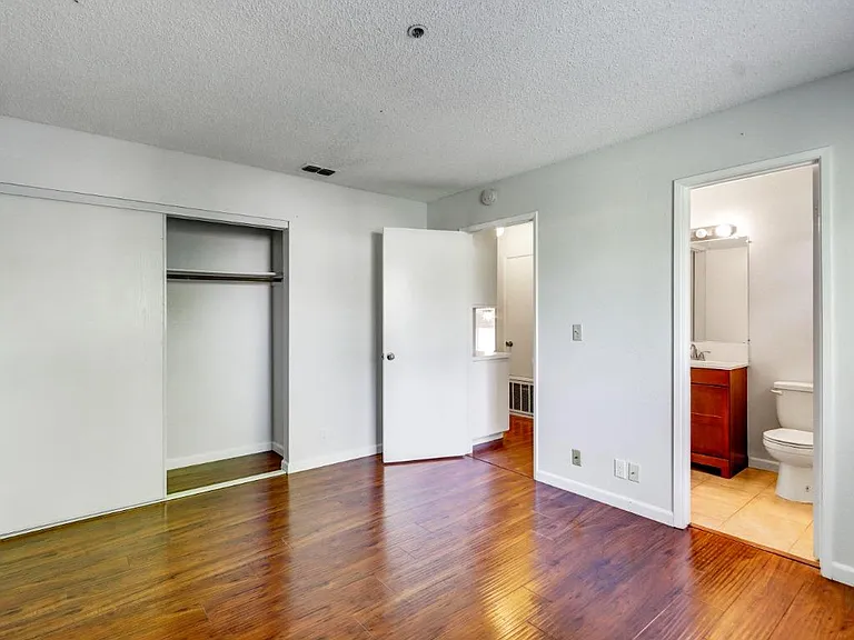 3626 Hallelujah Ct #3 — Photo 8