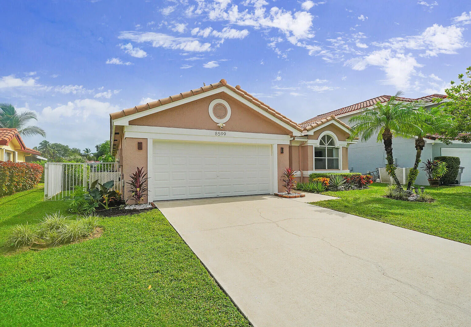 3 bed, 2.0 bath, 1674 sqft, $3,950 — Photo 3