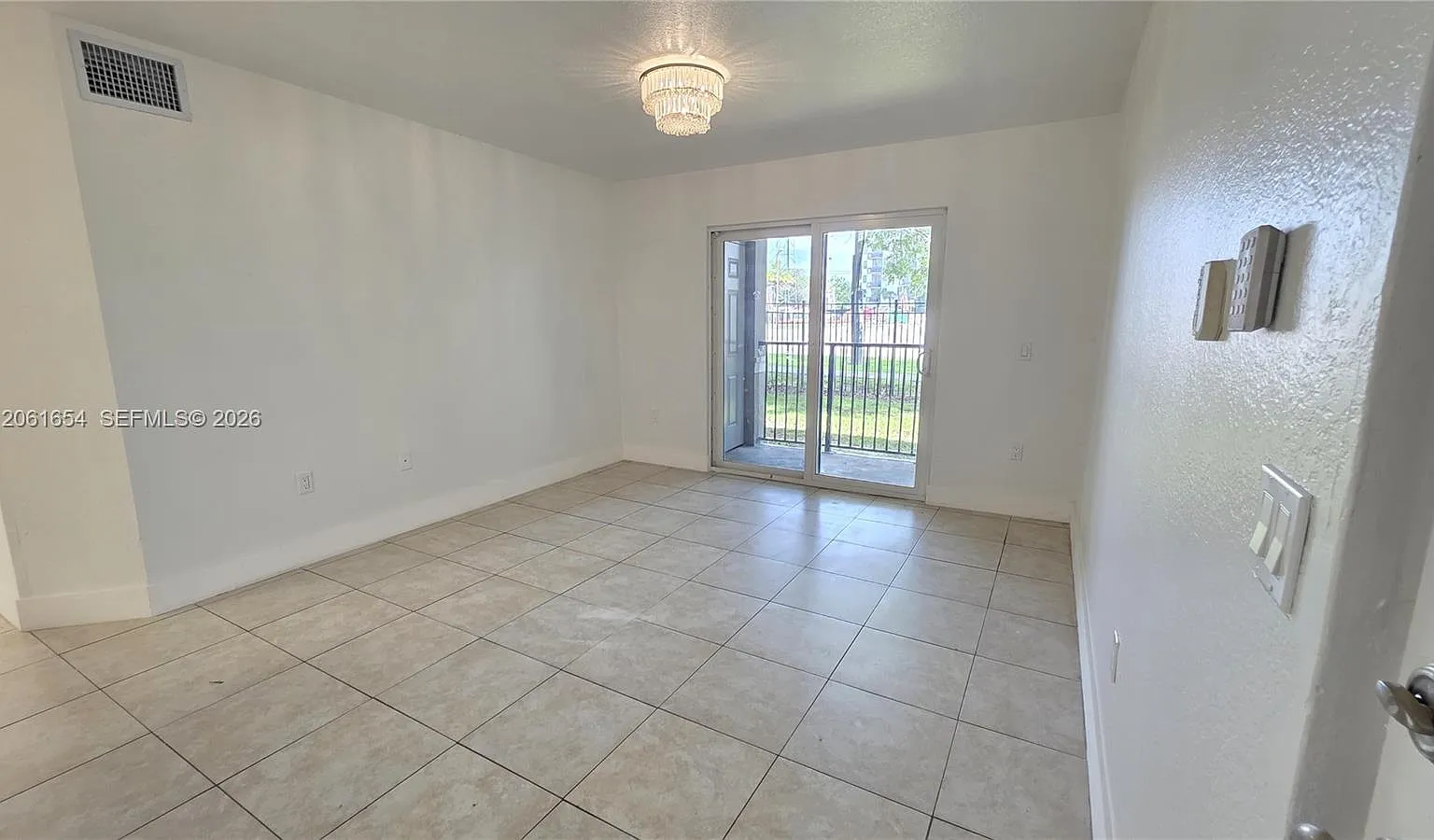 Vista Trace 2 Condo — Photo 1