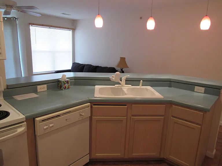 549 Park Place Dr #1E — Photo 10