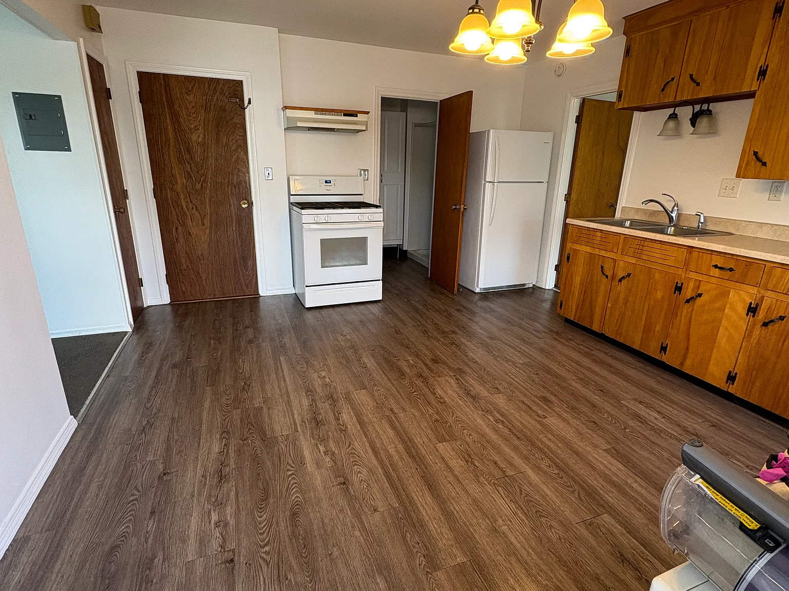1 bed, 800 sqft, $1,800 — Photo 1