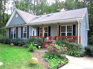 60 Pack Rd, Hendersonville, NC 28792