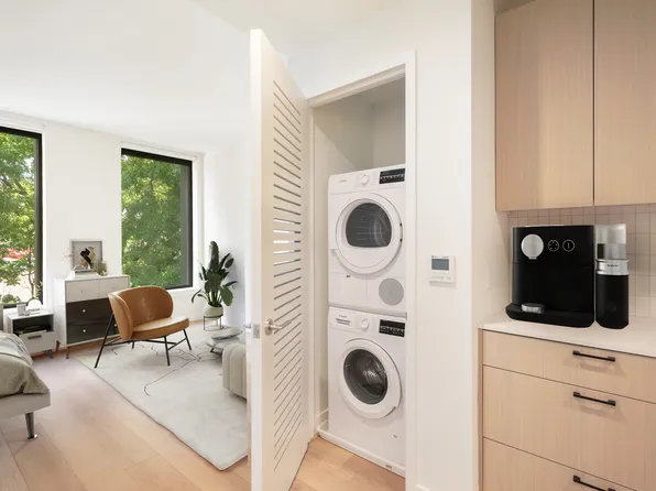 153-10 88th Avenue image 3 of 12