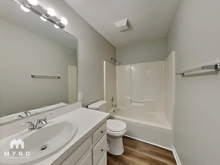 523 Rockvale Ct — Photo 15