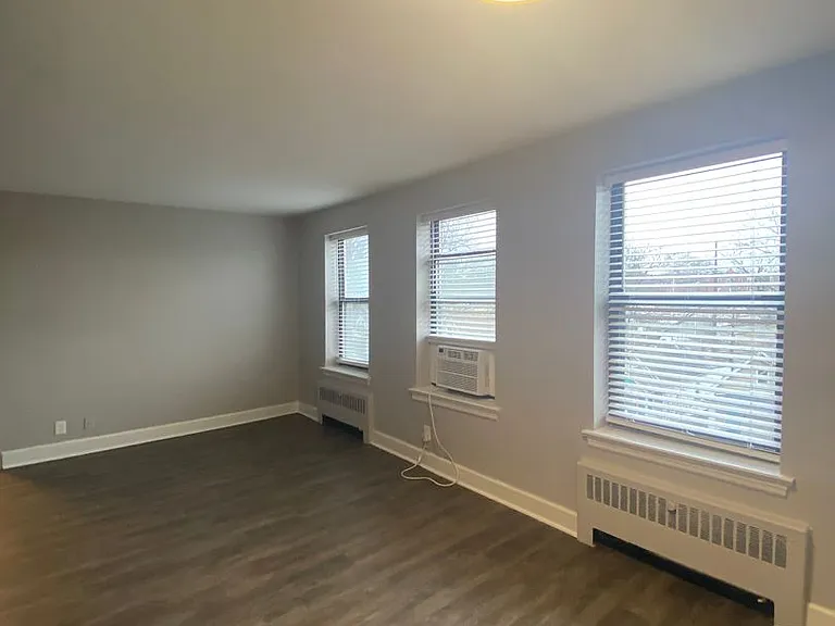 Renovated Studios, 1, & 2 bed apartments! — Photo 19