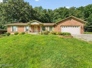 9206 Lakeridge Dr, Louisville, KY 40272