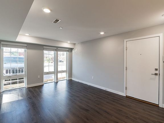 3rd image of 749 N 20th St Unit 2