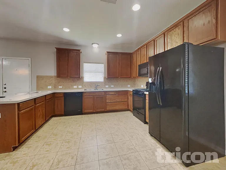 1015 Blair Field Ln — Photo 5
