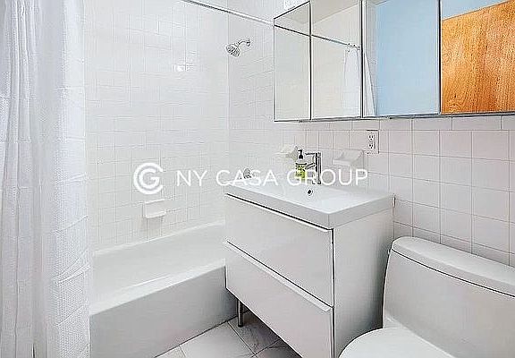 4th image of 823 Dekalb Ave #2