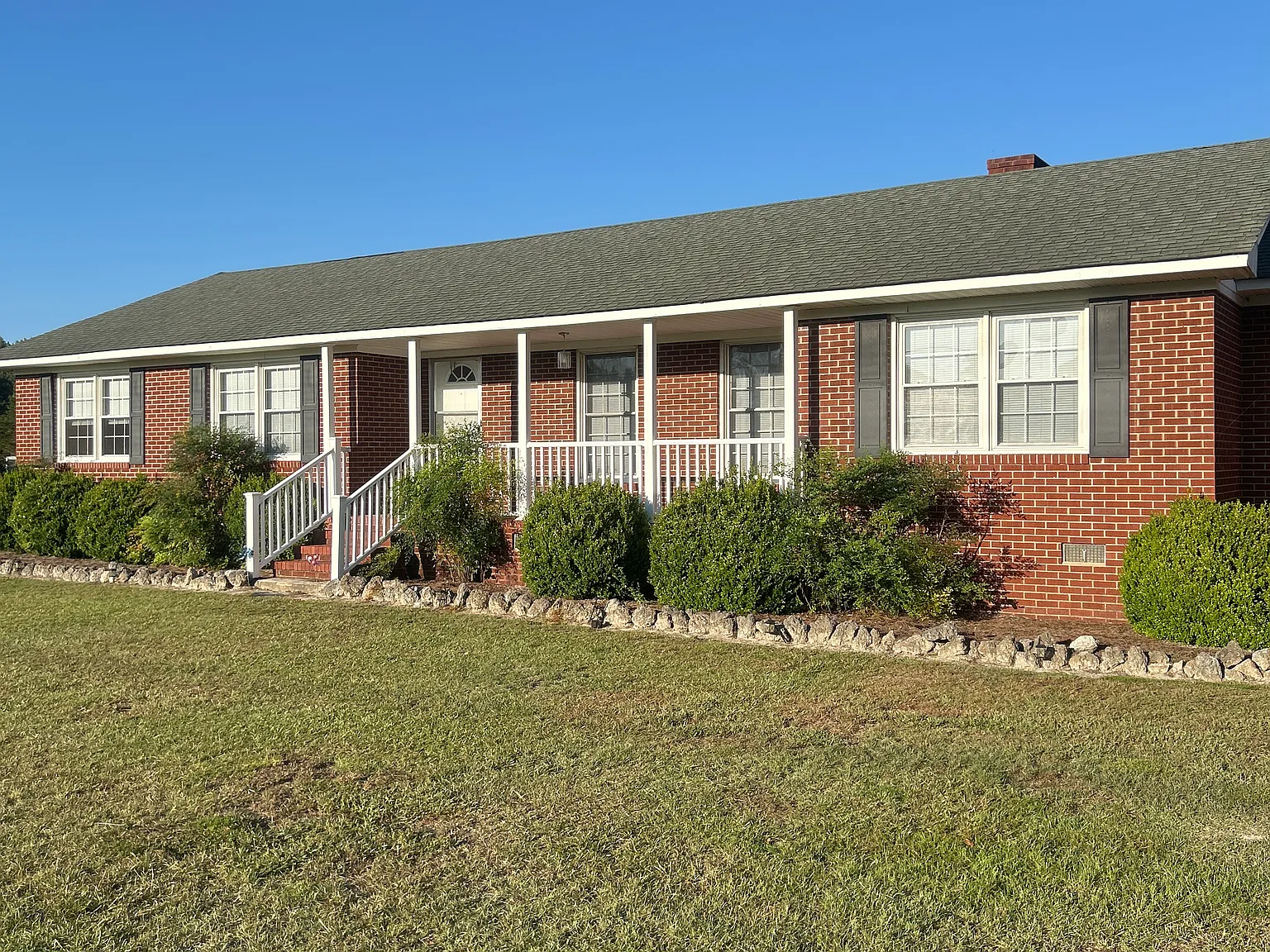 3 bed, 1.5 bath, 1805 sqft, $1,500 — Photo 1