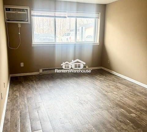 2nd image of 1310 6th Ave S APT 1