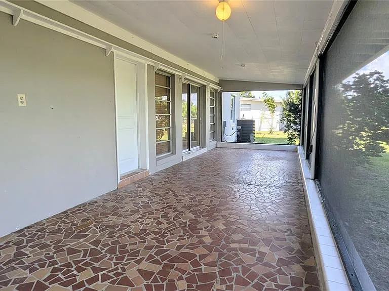 22003 Catherine Ave — Photo 6