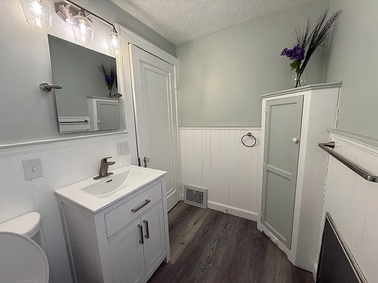 17901 Delavan Ave — Photo 17