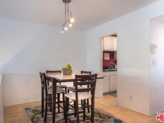 4th image of 15175 Magnolia Blvd Unit D