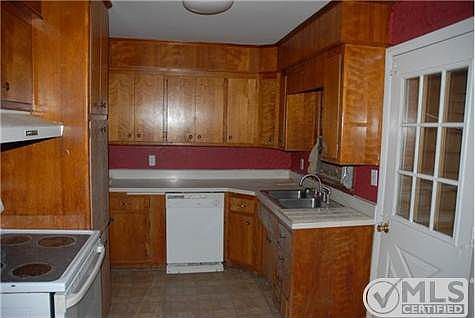 3rd image of 400 Flower Lane Dr