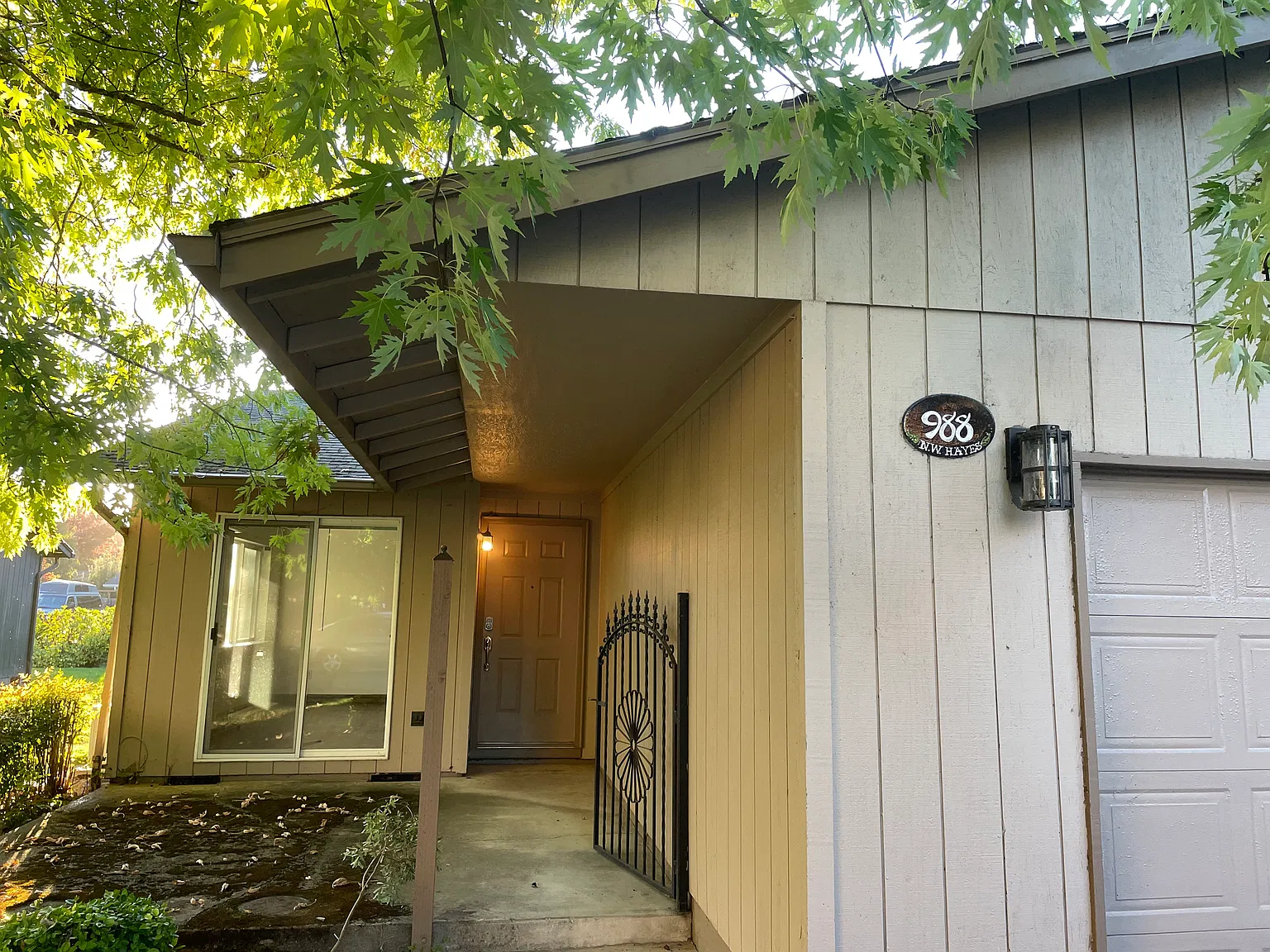 2 bed, 850 sqft, $1,830 — Photo 3